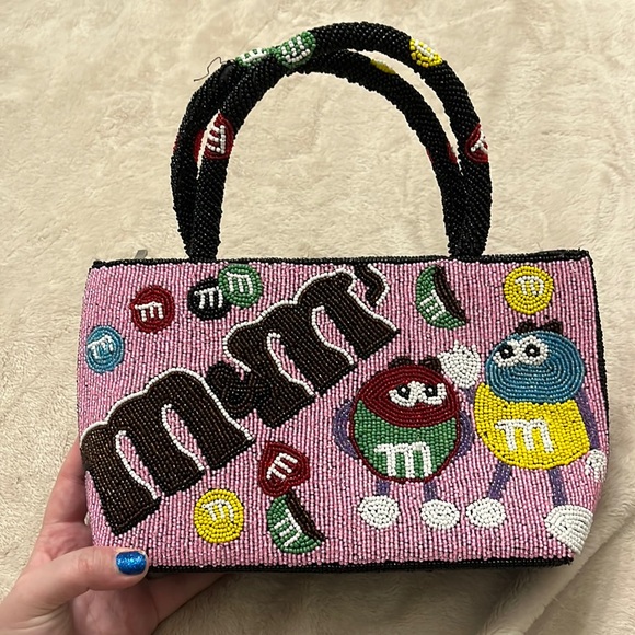 Handbags - Adorable m&m pink beaded bag!